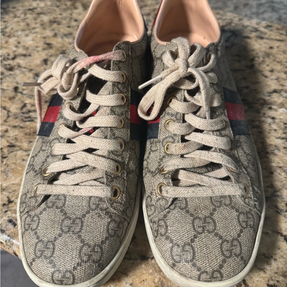 Gucci Sneakers - Picture 1 of 6